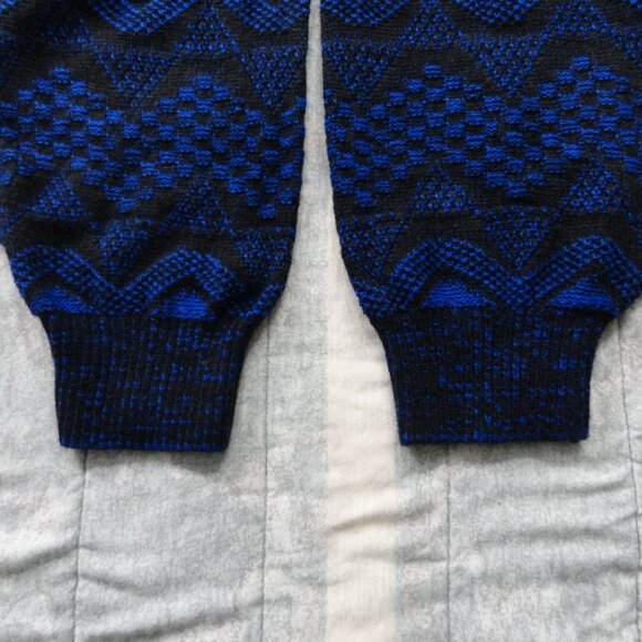 Vintage, American Weekend, Crewneck Sweater, size Large - Picture 6 of 6